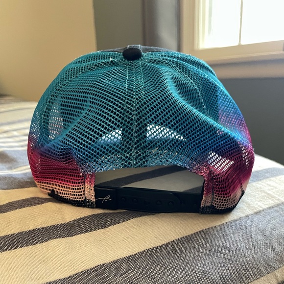 Multi-colored Mesh Snapback - Picture 3 of 5